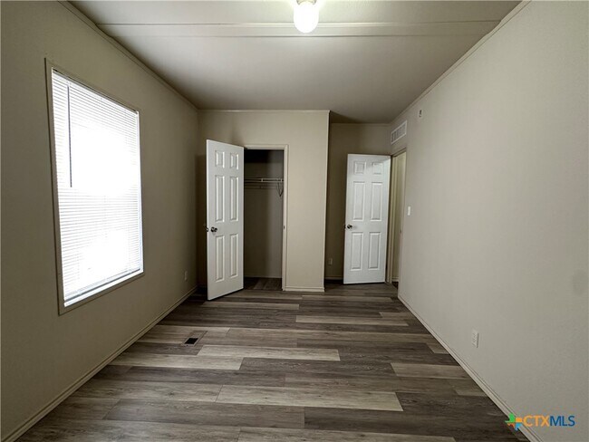 Building Photo - 532 Post Office St