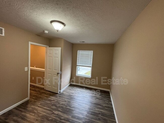 Building Photo - 2516 Resor Rd