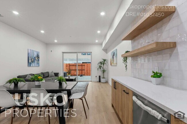 Building Photo - 2817 Democracy Alley