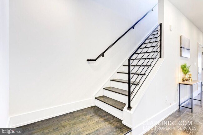 Building Photo - 3467 Holmead Pl NW