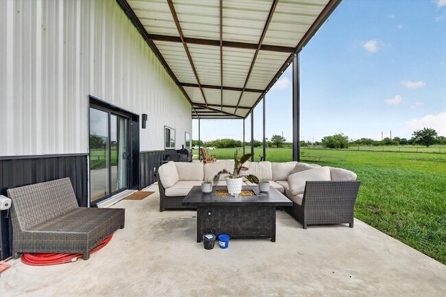 Building Photo - 9082 Wolf Run