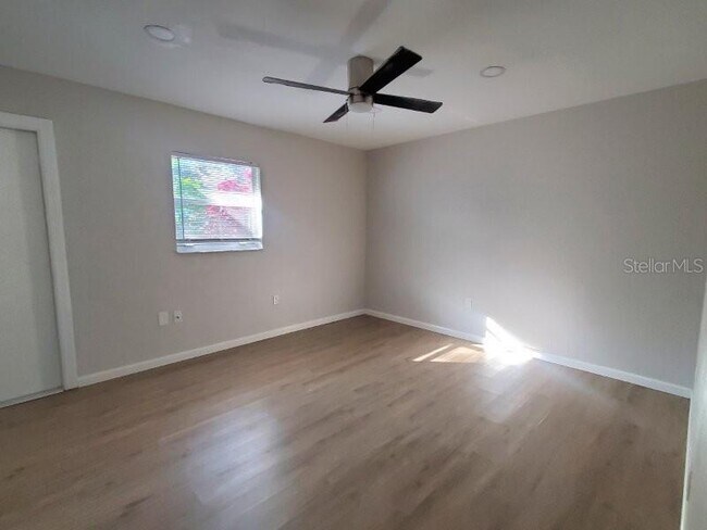 Building Photo - 4390 Sibley Bay St