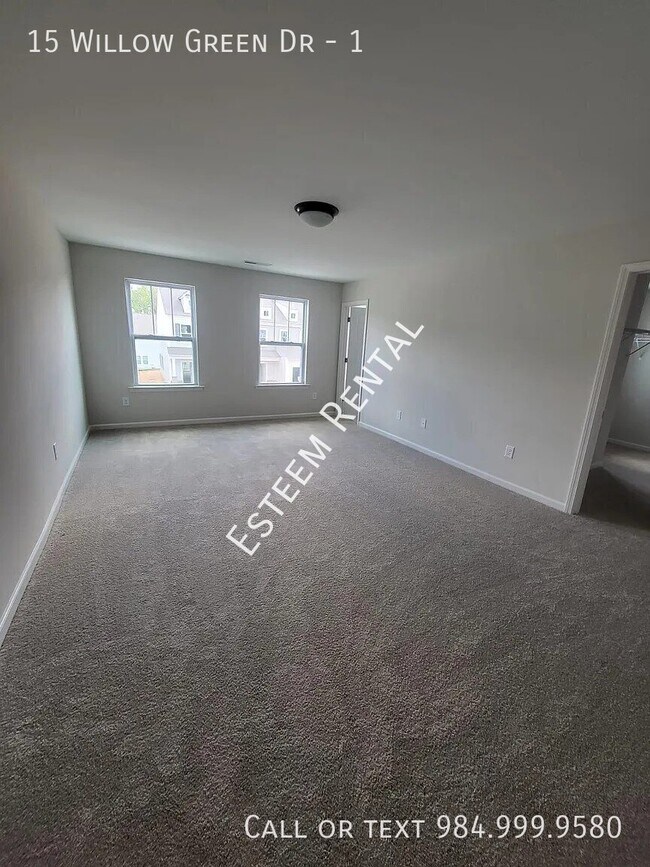 Building Photo - 15 Willow Green Dr