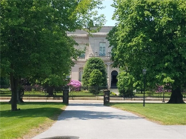 Building Photo - 364 BELLEVUE Avenue UNIT W S