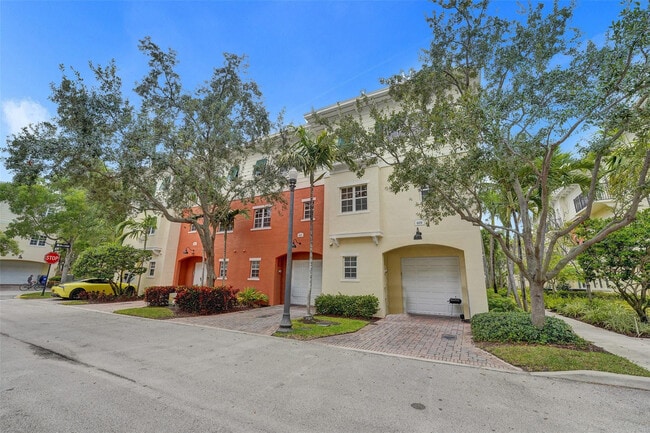 Building Photo - 617 SW 2nd Dr