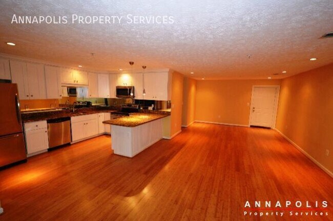 Building Photo - 631 Admiral Dr
