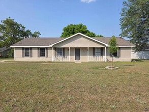 Building Photo - 501 Fieldstone Rd