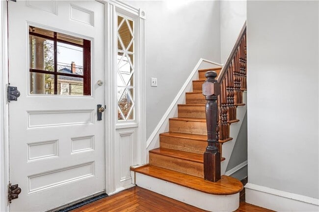 Building Photo - 9 Linden Ave