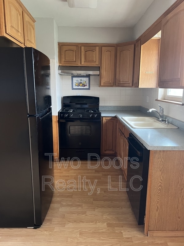 Building Photo - 425 S Dallas Ave