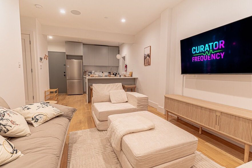 Building Photo - 207 Cooper St