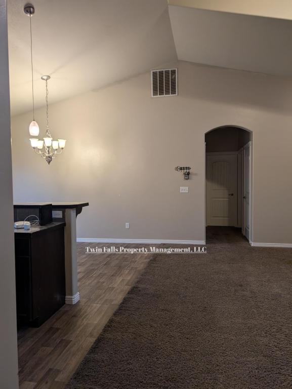 Building Photo - 763 Birchwood Rd