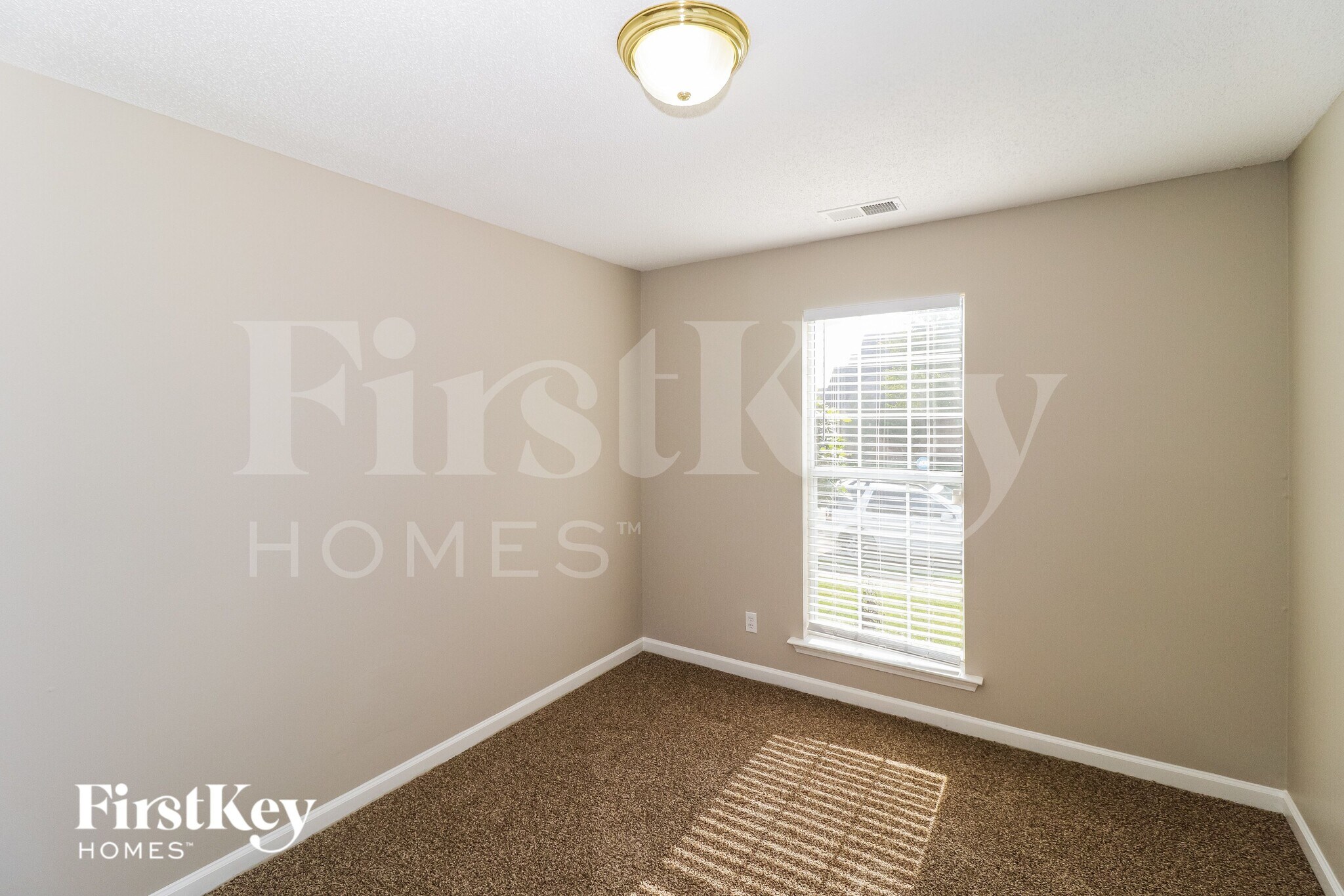 Building Photo - 1060 Mossy Knoll Dr