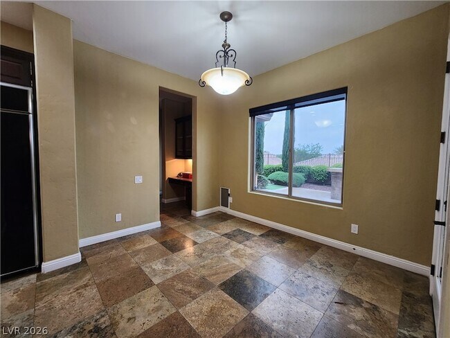 Building Photo - 2713 Cyrano St