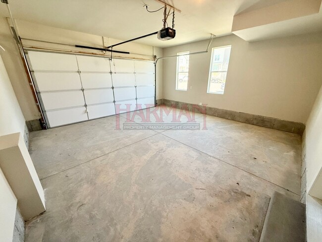 Building Photo - 1063 S State Rd