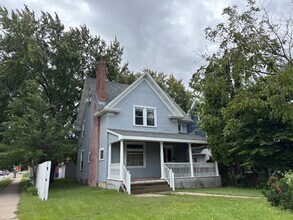 Building Photo - Four-Bedroom Single Family Home in Merriam...