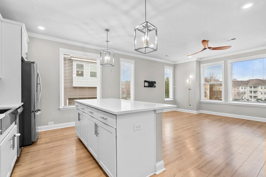 Building Photo - 1515 Hidden Falls Rd