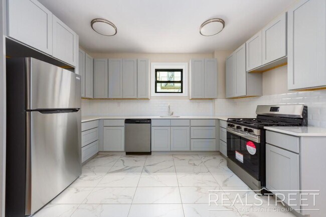 Building Photo - Prosepct Heights Brand new 3 Bedroom 2 Bat...