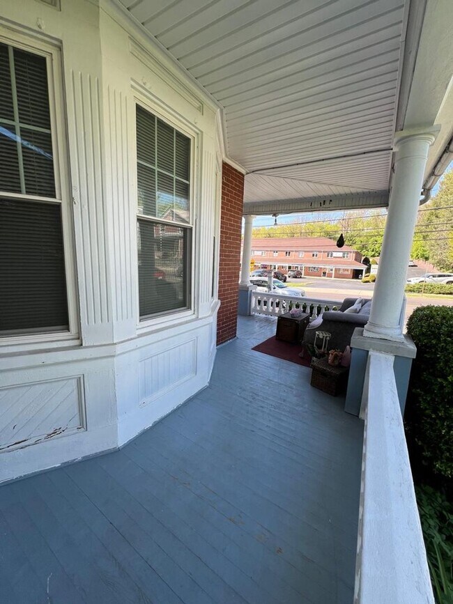 Building Photo - 4216 W Penn Ave