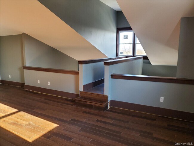 Building Photo - 22 Ridge Ave