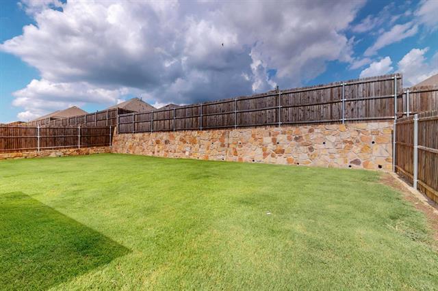 Building Photo - 222 Red Oak Dr