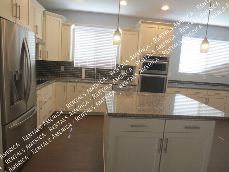 Building Photo - 3636 E Lodgepole Dr