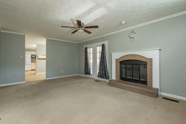 Building Photo - 420 Shelbyville Rd