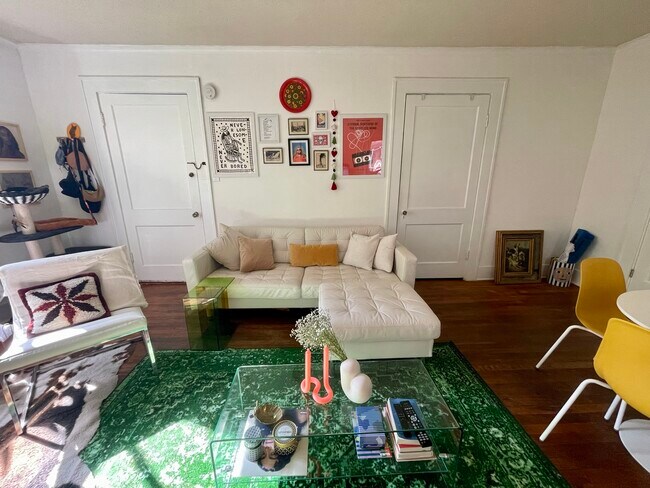 Primary Photo - 1540 Hawthorne St