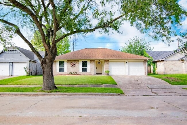 Building Photo - 7027 Buchanan Dr
