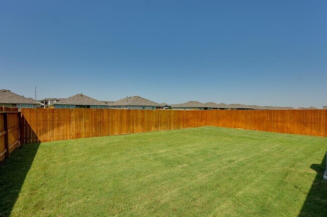 Building Photo - 307 N Richland Dr