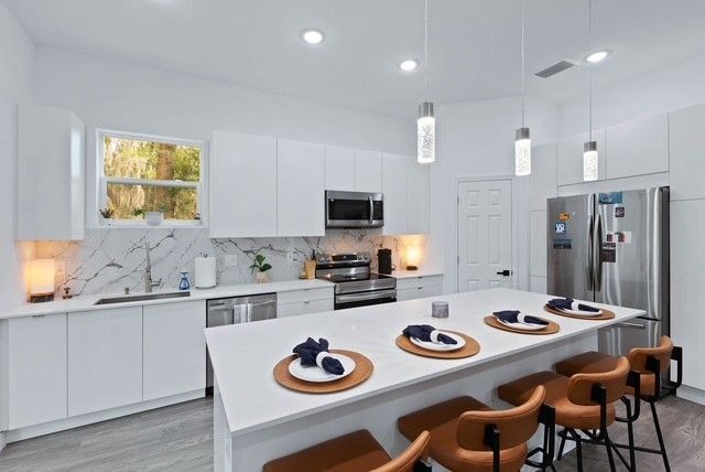 Building Photo - 5631 Heckscher Dr