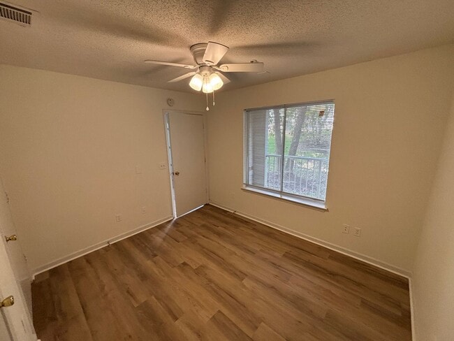 Building Photo - 1511 Graduate Ln