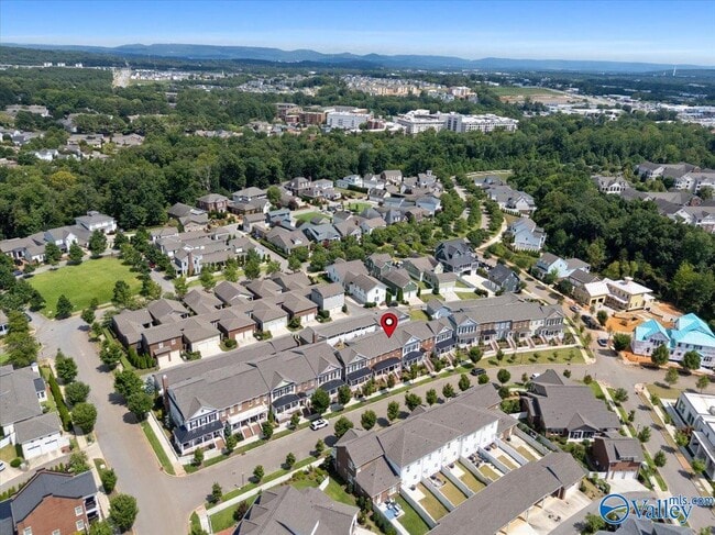 Building Photo - 38 Pine St