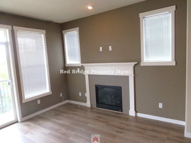 Building Photo - 28500 SW Villebois Dr N