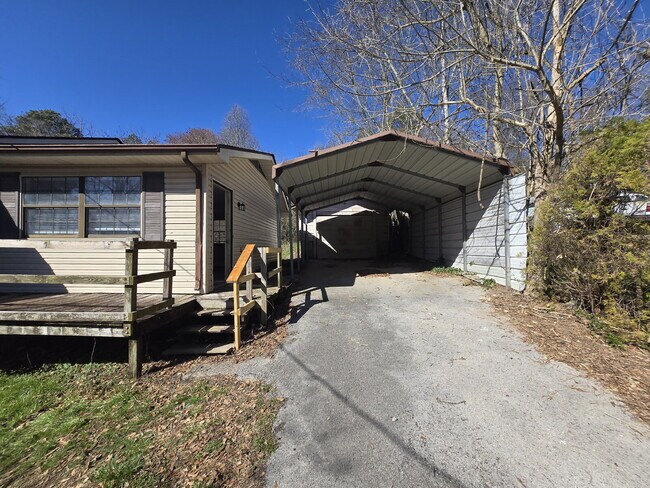 Building Photo - Nice House in Rossville