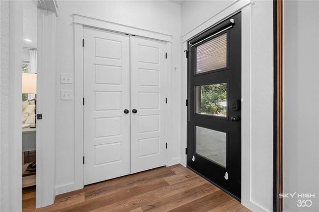 Building Photo - 5 Blandford Ln