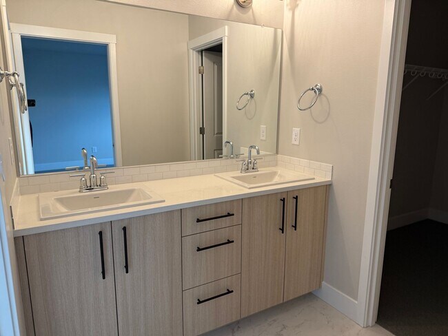 Building Photo - Beautiful Three Bedroom New Construction Home For Rent