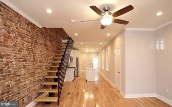 Building Photo - 758 N 43rd St