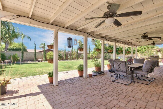 Building Photo - 6711 E Aire Libre Ln