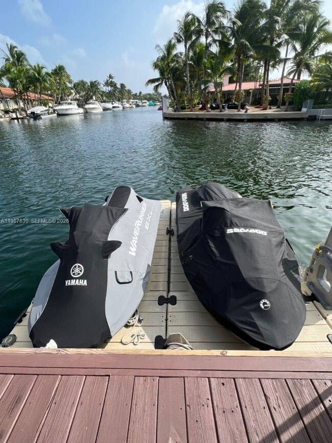 Building Photo - 2430 NE 135th St