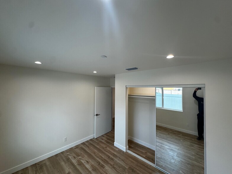 Building Photo - 15950 Cohasset St