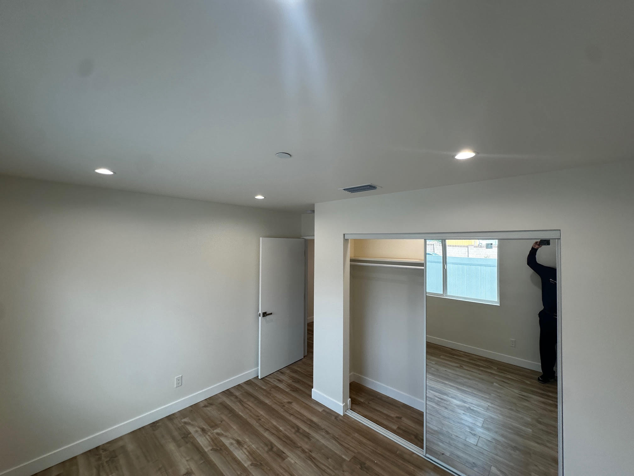Building Photo - 15950 Cohasset St