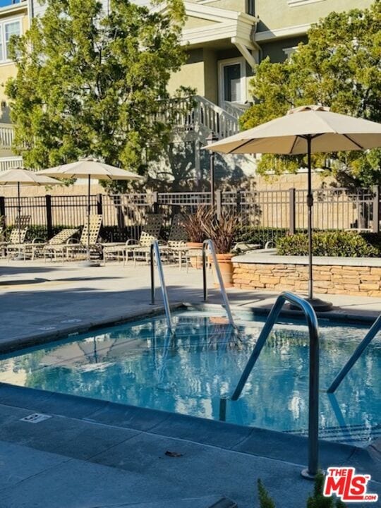 Building Photo - 1800 Oak St