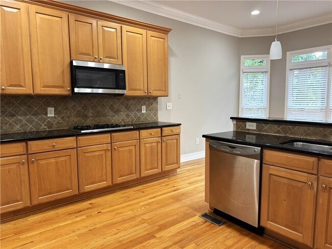 Building Photo - 889 Lenox Ct NE