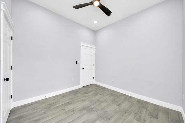 Building Photo - 917 Griffin St