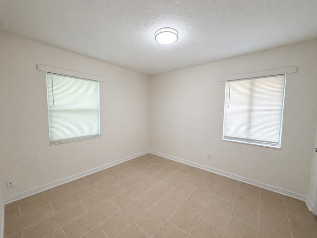 Building Photo - Fully Renovated 2BR with Large Backyard