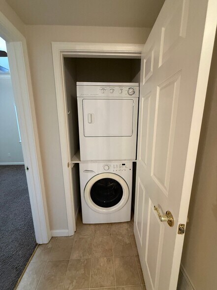 Building Photo - 23 Morning Rose Way