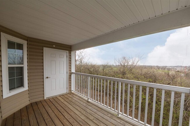 Building Photo - 613 Ivy Ridge Dr