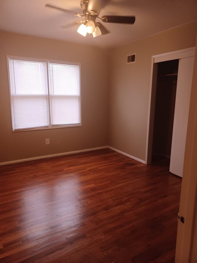 Building Photo - 208 Acoma Dr