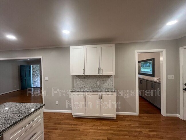 Building Photo - 2301 Echo Hills Cir NE