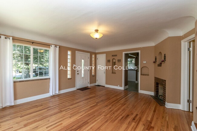 Building Photo - Upscale Glenmere Park Bungalow